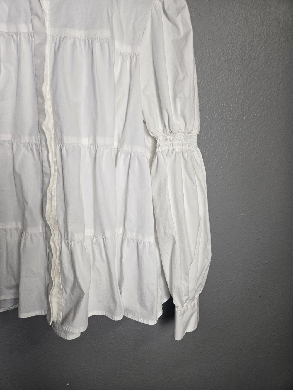 WAYF White Tiered Ruffle Blouse Size Medium - Picture 7 of 16